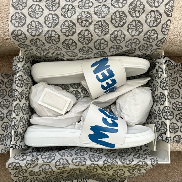 New! Mens Alexander McQueen Graffiti Rubber Pool Slide Mens Size EU 43 US 10 - Picture 3 of 7